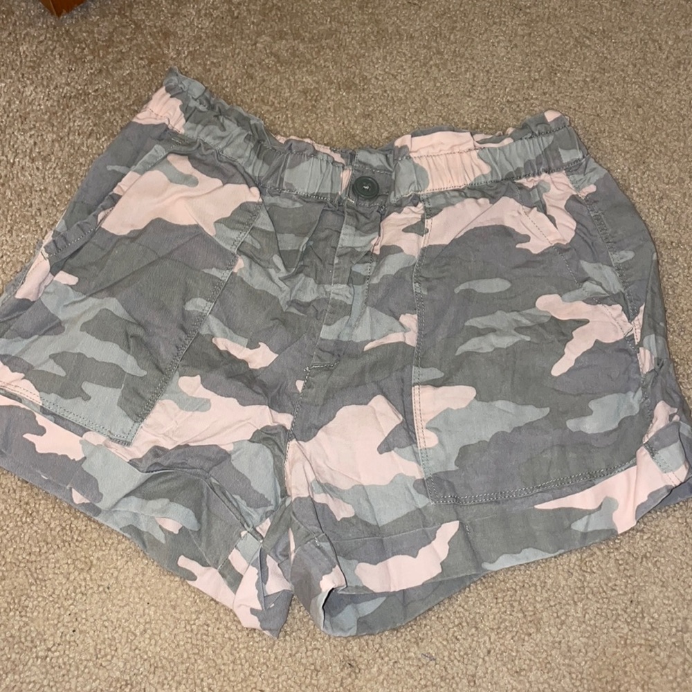 Aerie camo shorts